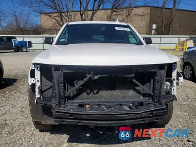 Piąte zdjęcie samochodu w środku: 2016 CHEVROLET SUBURBAN K1500 LT VIN:1GNSKHKC3GR245638 - miniatura