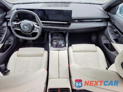 Zdjęcie 8 z 12 samochodu: 2024 BMW 530 I VIN:WBA43FJ01RCS76965 - miniatura