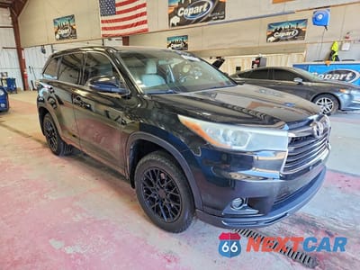Czwarte zdjęcie samochodu z boku: 2015 TOYOTA HIGHLANDER LE VIN:5TDBKRFH5FS143018 - miniatura