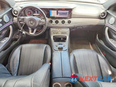 Zdjęcie 8 z 11 samochodu: 2018 MERCEDES-BENZ E 300 4MATIC VIN:WDDZF4KBXJA386066 - miniatura