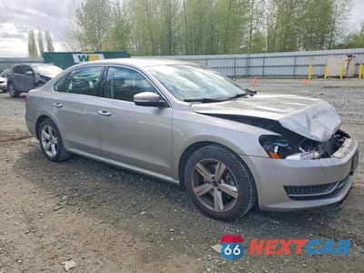 Czwarte zdjęcie samochodu z boku: 2013 VOLKSWAGEN PASSAT SE VIN:1VWBP7A32DC091778 - miniatura