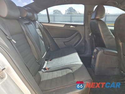 Zdjęcie 10 z 12 samochodu: 2012 VOLKSWAGEN JETTA GLI VIN:3VW4A7AJ1CM123612 - miniatura