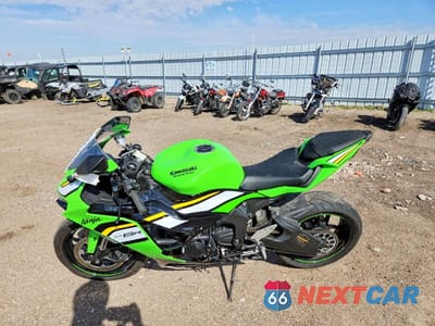 Trzecie zdjęcie samochodu z tyłu: 2025 KAWASAKI ZX636 K VIN:JKBZXJK12SA010045 - miniatura