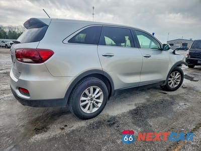 Trzecie zdjęcie samochodu z tyłu: 2020 KIA SORENTO L VIN:5XYPG4A38LG712295 - miniatura