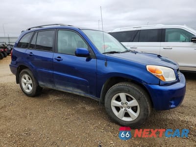 Czwarte zdjęcie samochodu z boku: 2004 TOYOTA RAV4 BASE VIN:JTEHD20V646005670 - miniatura