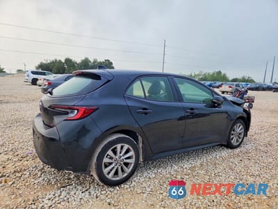 Trzecie zdjęcie samochodu z tyłu: 2024 TOYOTA COROLLA HATCHBACK SE VIN:JTND4MBEXR3215995 - miniatura