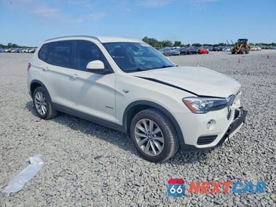 Czwarte zdjęcie samochodu z boku: 2017 BMW X3 SDRIVE28I VIN:5UXWZ7C53H0U45097 - miniatura