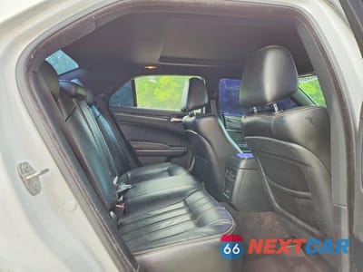 Zdjęcie 10 z 13 samochodu: 2018 CHRYSLER 300 S VIN:2C3CCABG3JH240035 - miniatura