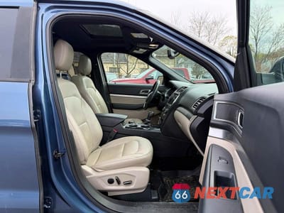 Piąte zdjęcie samochodu w środku: 2018 FORD EXPLORER XLT VIN:1FM5K8D8XJGC81971 - miniatura