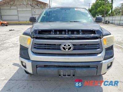 Piąte zdjęcie samochodu w środku: 2014 TOYOTA TUNDRA CREWMAX SR5 VIN:5TFEY5F1XEX151082 - miniatura