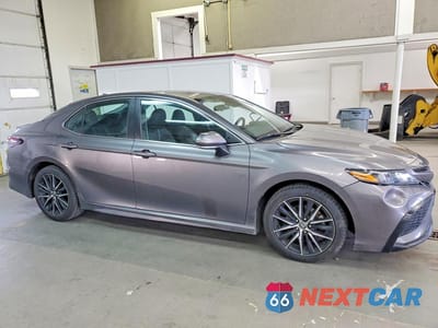 Czwarte zdjęcie samochodu z boku: 2022 TOYOTA CAMRY SE VIN:4T1G11AK4NU038117 - miniatura