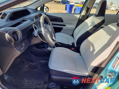 Zdjęcie 7 z 12 samochodu: 2012 TOYOTA PRIUS C ONE VIN:JTDKDTB3XC1014850 - miniatura