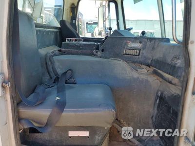 Piąte zdjęcie samochodu w środku: 2003 AUTO WX REFUSE TRUCK - REFUSE TRUCK VIN:5VCDC6LF33N194612 - miniatura