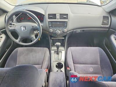 Zdjęcie 8 z 12 samochodu: 2004 HONDA ACCORD EX VIN:JHMCM56704C011778 - miniatura