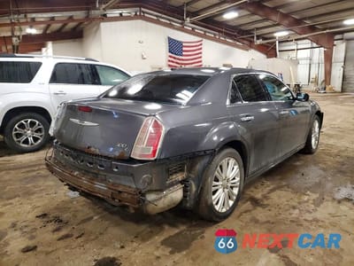 Trzecie zdjęcie samochodu z tyłu: 2013 CHRYSLER 300C VIN:2C3CCAKG0DH567853 - miniatura