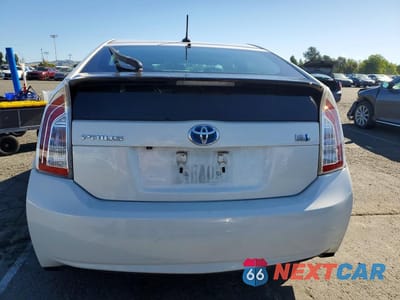 Zdjęcie 6 z 12 samochodu: 2014 TOYOTA PRIUS THREE VIN:JTDKN3DU2E0369202 - miniatura