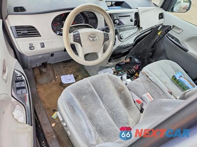 Zdjęcie 8 z 13 samochodu: 2014 TOYOTA SIENNA LE 8-PASSENGER VIN:5TDKK3DC6ES410055 - miniatura
