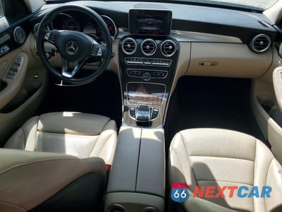 Zdjęcie 8 z 11 samochodu: 2015 MERCEDES-BENZ C 300 4MATIC VIN:55SWF4KB4FU069281 - miniatura