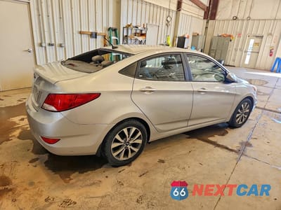 Trzecie zdjęcie samochodu z tyłu: 2016 HYUNDAI ACCENT SE VIN:KMHCU4AE8GU045267 - miniatura