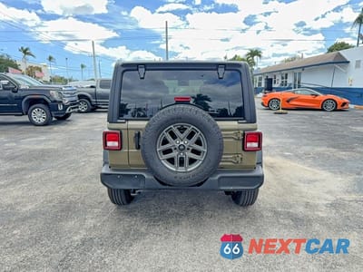 Zdjęcie 11 z 14 samochodu: 2025 JEEP WRANGLER SPORT VIN:1C4PJXDN2SW521926 - miniatura