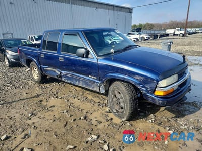 Czwarte zdjęcie samochodu z boku: 2003 CHEVROLET S TRUCK S10 VIN:1GCDT13X53K111966 - miniatura