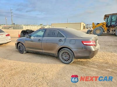 Drugie zdjęcie samochodu z przodu: 2011 TOYOTA CAMRY LE VIN:4T1BF3EK5BU775307 - miniatura