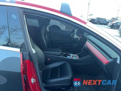Piąte zdjęcie samochodu w środku: 2019 TESLA MODEL 3 VIN:5YJ3E1EB7KF393028 - miniatura