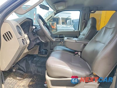 Zdjęcie 7 z 13 samochodu: 2008 FORD F550 SUPER DUTY VIN:1FDAW56RX8EC66948 - miniatura