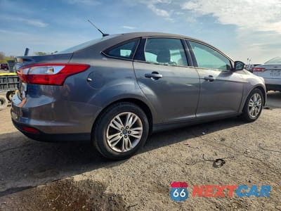 Trzecie zdjęcie samochodu z tyłu: 2012 FORD FOCUS SEL VIN:1FAHP3H24CL184776 - miniatura