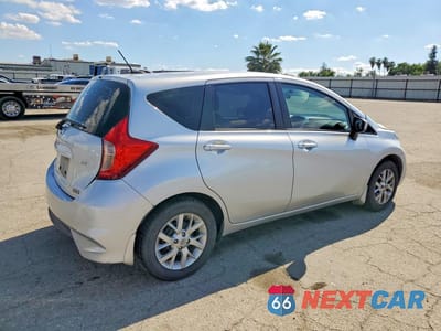 Trzecie zdjęcie samochodu z tyłu: 2018 NISSAN VERSA NOTE SV VIN:3N1CE2CP7JL354186 - miniatura