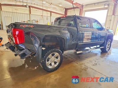 Trzecie zdjęcie samochodu z tyłu: 2017 CHEVROLET SILVERADO K1500 LTZ VIN:1GCUKSEC8HF219517 - miniatura