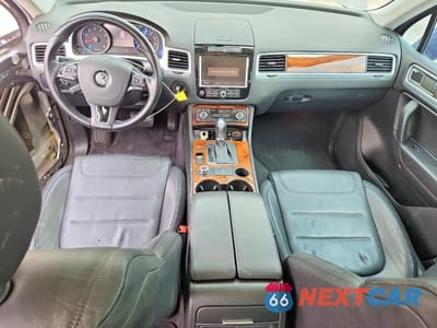Zdjęcie 8 z 14 samochodu: 2011 VOLKSWAGEN TOUAREG V6 VIN:WVGFF9BP6BD000664 - miniatura