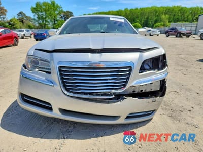 Piąte zdjęcie samochodu w środku: 2012 CHRYSLER 300 VIN:2C3CCAAGXCH126733 - miniatura