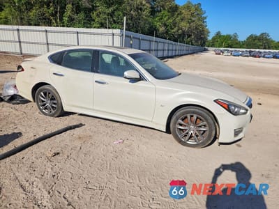 Czwarte zdjęcie samochodu z boku: 2019 INFINITI Q70 3.7 LUXE VIN:JN1BY1AR6KM585203 - miniatura