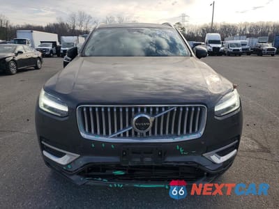 Piąte zdjęcie samochodu w środku: 2025 VOLVO XC90 PLUS VIN:YV4M12PE6S1330683 - miniatura