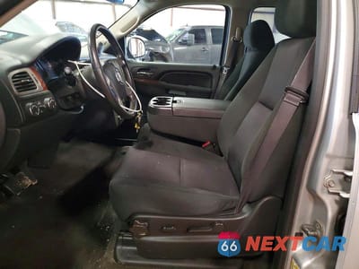 Zdjęcie 7 z 13 samochodu: 2013 GMC YUKON SLE VIN:1GKS2AE07DR125620 - miniatura