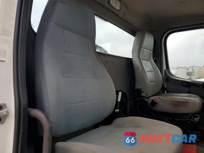 Zdjęcie 6 z 10 samochodu: 2016 FREIGHTLINER M2 106 MED VIN:3AKBCXDT6GDFY6150 - miniatura