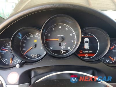Zdjęcie 9 z 13 samochodu: 2017 PORSCHE CAYENNE VIN:WP1AA2A26HKA86152 - miniatura