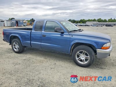 Czwarte zdjęcie samochodu z boku: 2003 DODGE DAKOTA SLT VIN:1D7HL42X83S266120 - miniatura