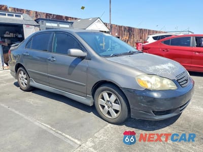 Czwarte zdjęcie samochodu z boku: 2005 TOYOTA COROLLA S VIN:1NXBR32E75Z439071 - miniatura