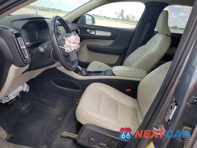Zdjęcie 7 z 12 samochodu: 2019 VOLVO XC40 T5 MOMENTUM VIN:YV4162UK0K2110853 - miniatura