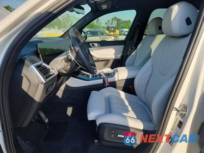Zdjęcie 7 z 14 samochodu: 2025 BMW X5 XDRIVE40I VIN:5UX23EU00S9X63706 - miniatura