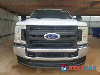 Piąte zdjęcie samochodu w środku: 2017 FORD F250 SUPER DUTY VIN:1FT7X2B64HEE84390 - miniatura