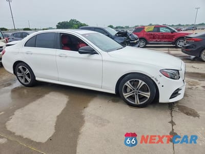 Czwarte zdjęcie samochodu z boku: 2017 MERCEDES-BENZ E 300 VIN:WDDZF4JB0HA240769 - miniatura