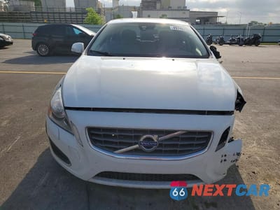 Piąte zdjęcie samochodu w środku: 2013 VOLVO S60 T5 VIN:YV1612FS4D2220399 - miniatura