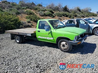 Czwarte zdjęcie samochodu z boku: 1993 TOYOTA PICKUP CAB CHASSIS SUPER LONG WHEELBASE VIN:JT5VN94T2P0030445 - miniatura