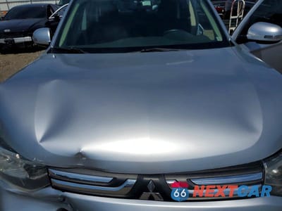 Zdjęcie 12 z 13 samochodu: 2014 MITSUBISHI OUTLANDER SE VIN:JA4AD3A33EZ013180 - miniatura