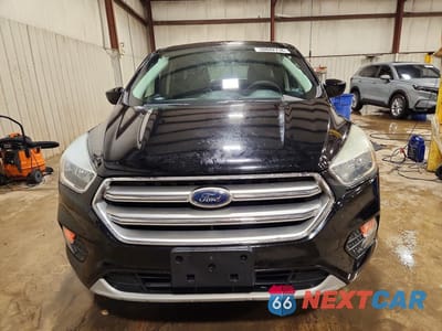 Piąte zdjęcie samochodu w środku: 2017 FORD ESCAPE SE VIN:1FMCU0GD9HUC17167 - miniatura