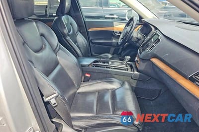 Piąte zdjęcie samochodu w środku: 2019 VOLVO XC90 T6 INSCRIPTION VIN:YV4A22PL6K1477567 - miniatura