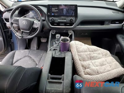 Zdjęcie 8 z 13 samochodu: 2025 TOYOTA GRAND HIGHLANDER XLE VIN:5TDAAAA53SS026111 - miniatura